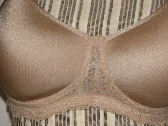 36ddd nude Naked stretched